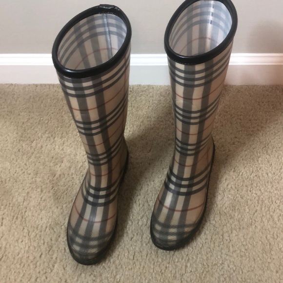 Burberry rain boots - Picture 4 of 4